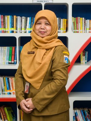 Dra.RR Dwi Haryati Ciptoningtyas